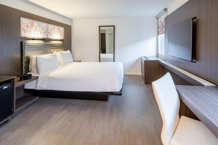 Room 8 of 45