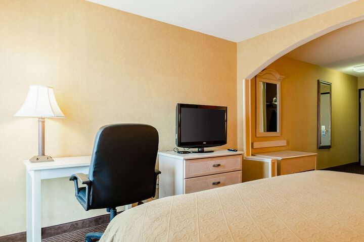 Room 11 of 36
