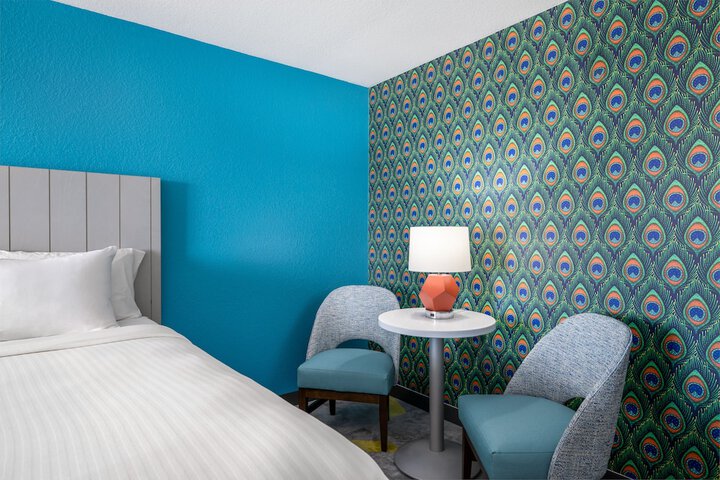 Room 12 of 34