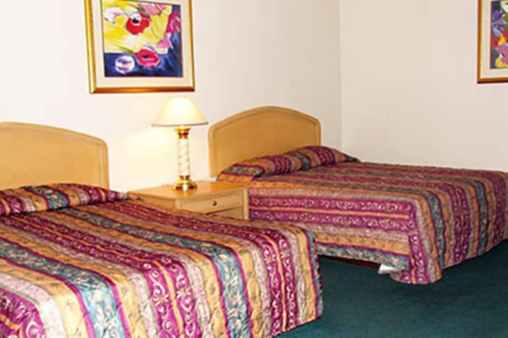 Room 7 of 9