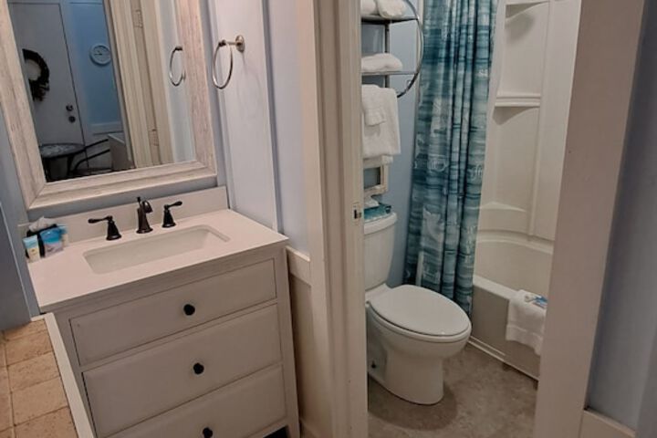 Room 127 of 159