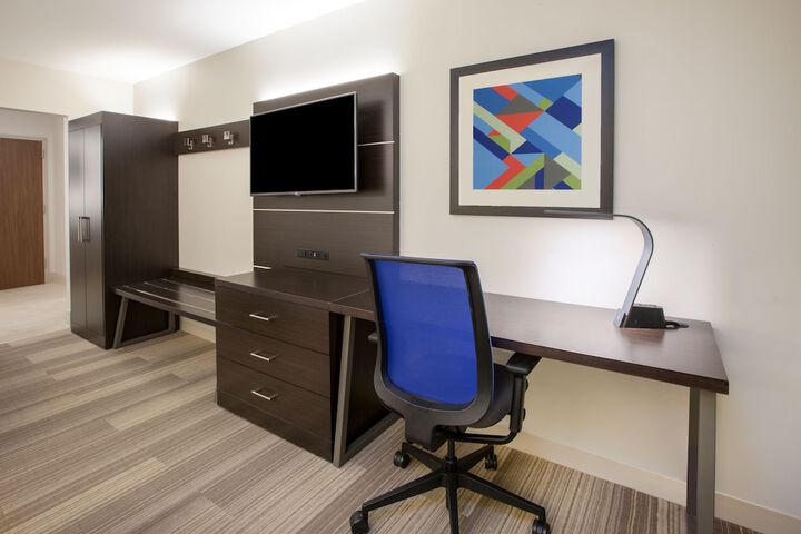 Holiday Inn Express & Suites Lincoln Downtown by IHG