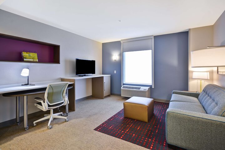 Room 27 of 38