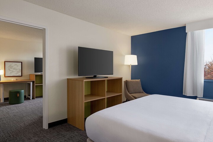 Room 16 of 39