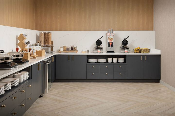 Breakfast/Coffee Service 29 of 34