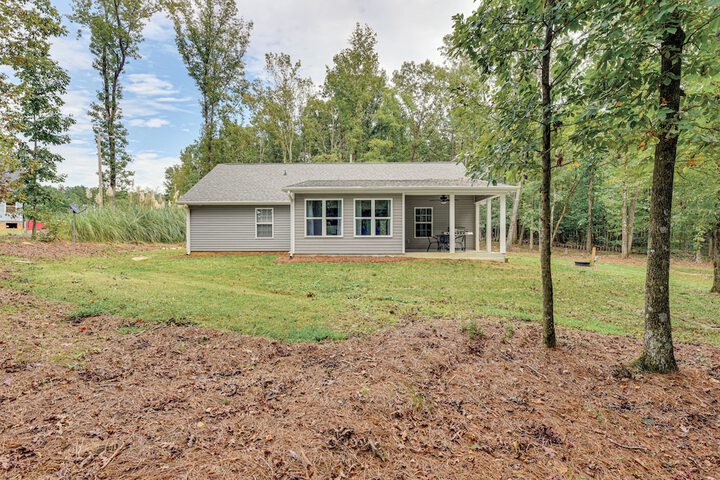 Pet-friendly Home in Monroe: Deck Grill & Yard!
