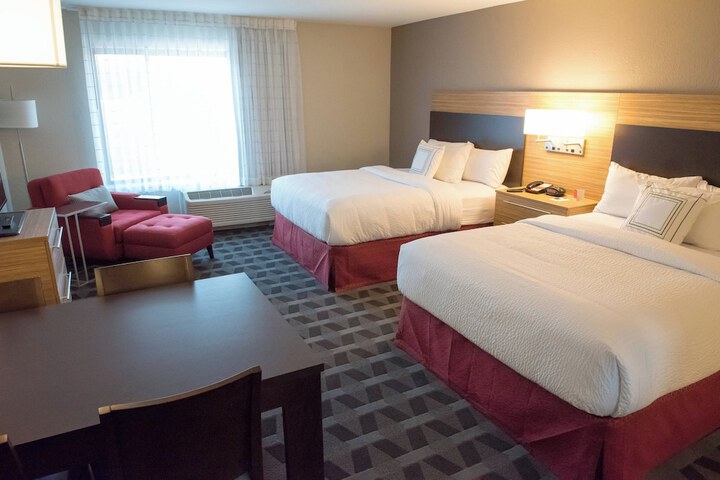 Room 28 of 35