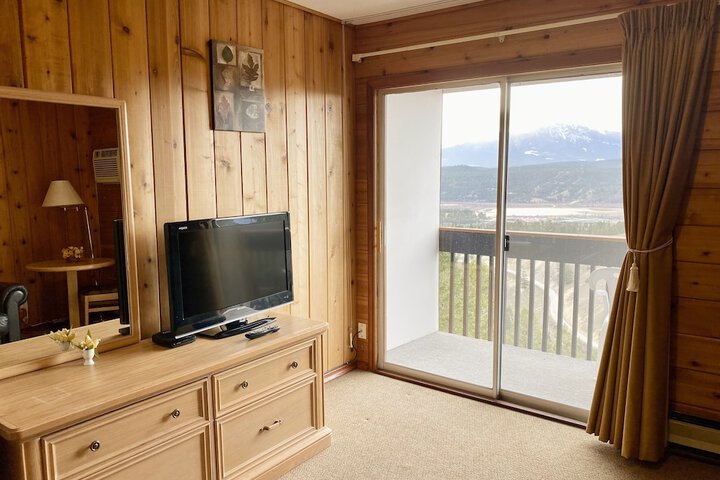 Rocky Mountain Springs Lodge