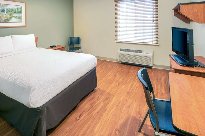 Room 17 of 32