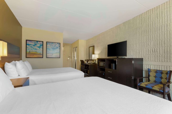 Room 17 of 32