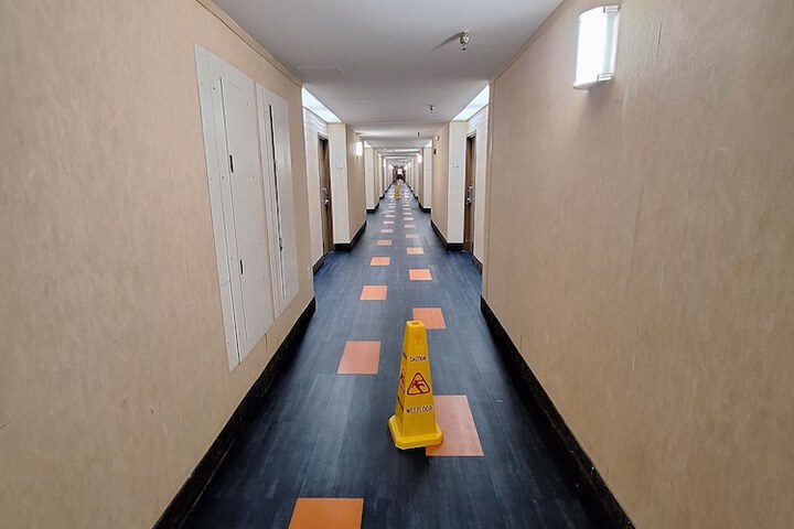 Ballroom/Hall 30 of 34