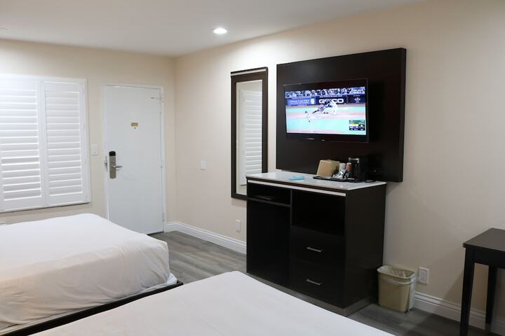 Room 13 of 32