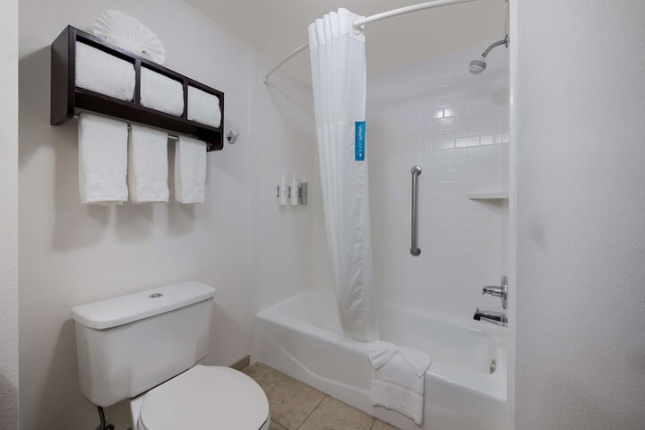 Room 15 of 39