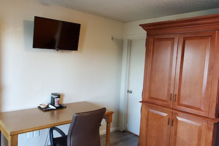 Room 65 of 154