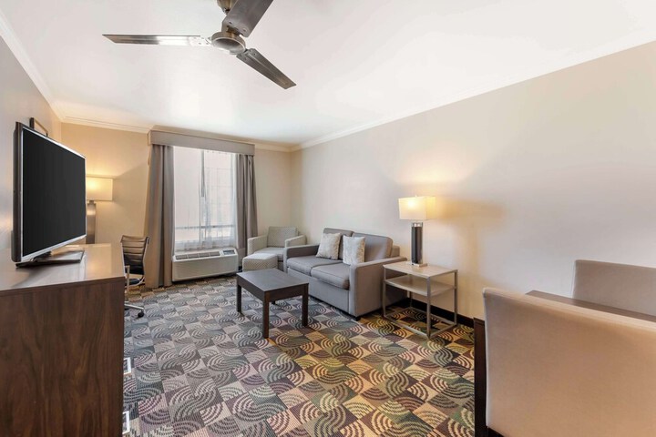 Room 31 of 43