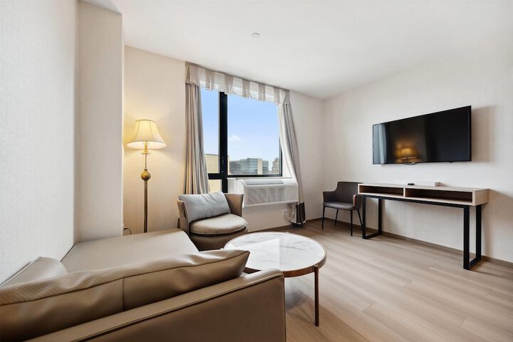 Ramada by Wyndham Flushing Queens