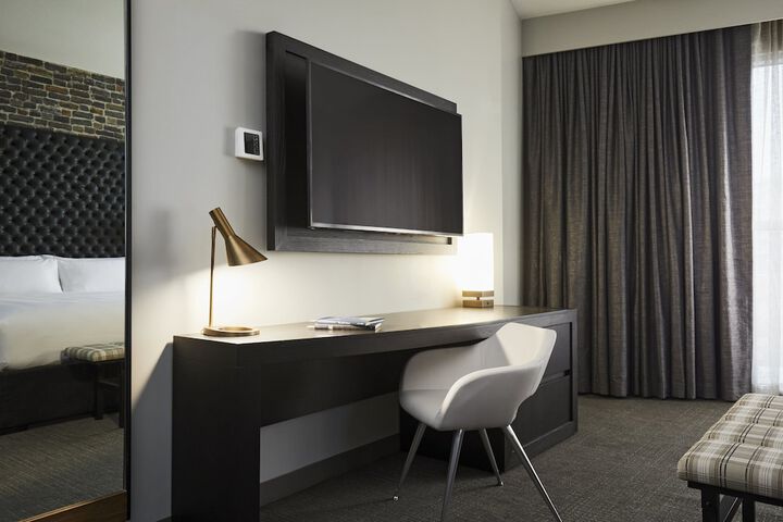 Room 26 of 77
