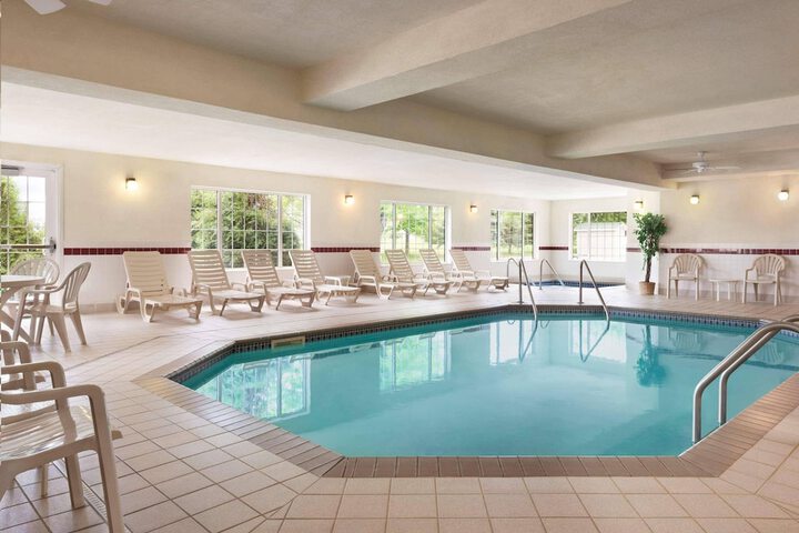Country Inn & Suites by Radisson Mankato Hotel and Conference Center, MN