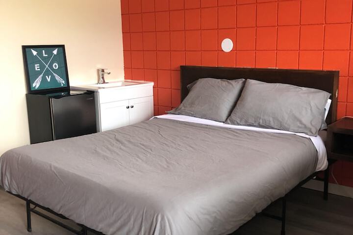Room 20 of 33