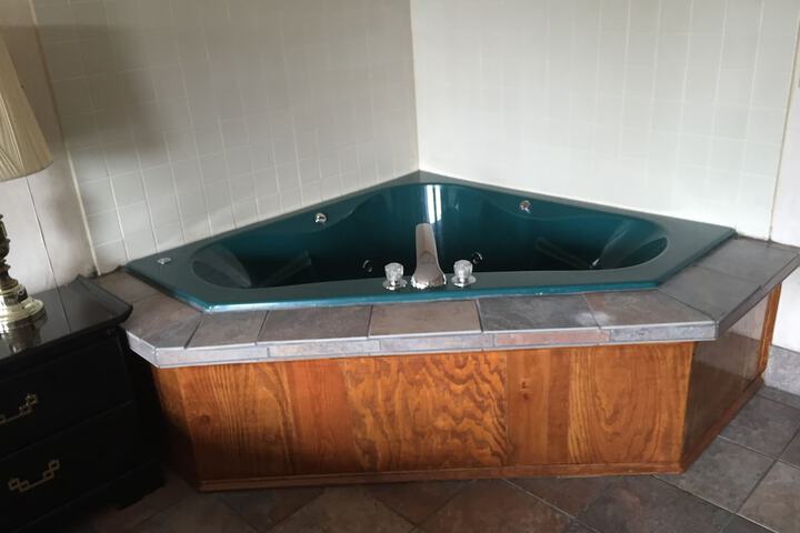 Hot Tub 30 of 33