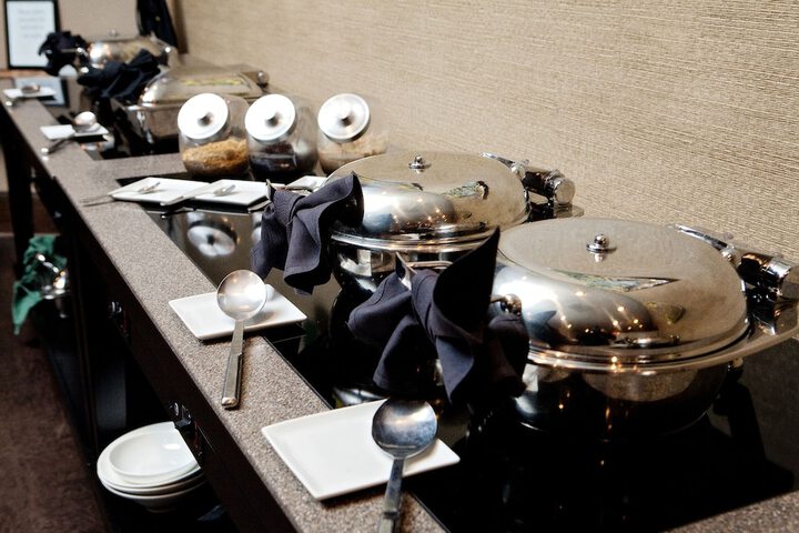 Dining 53 of 61