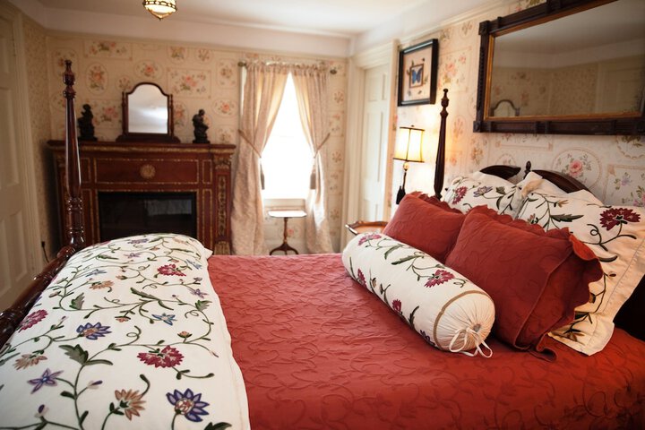 Room 32 of 74