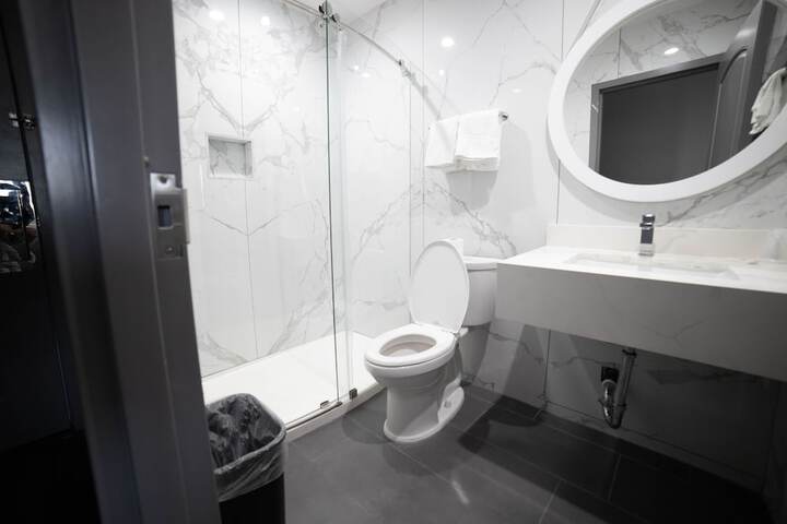 Room 16 of 22