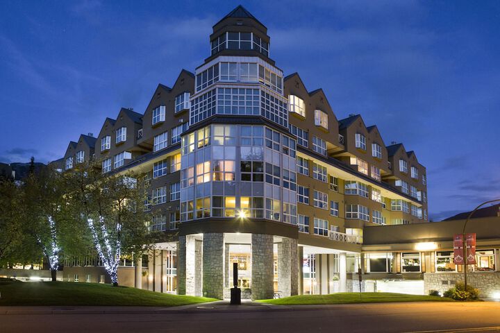 Hotel 5 of 330