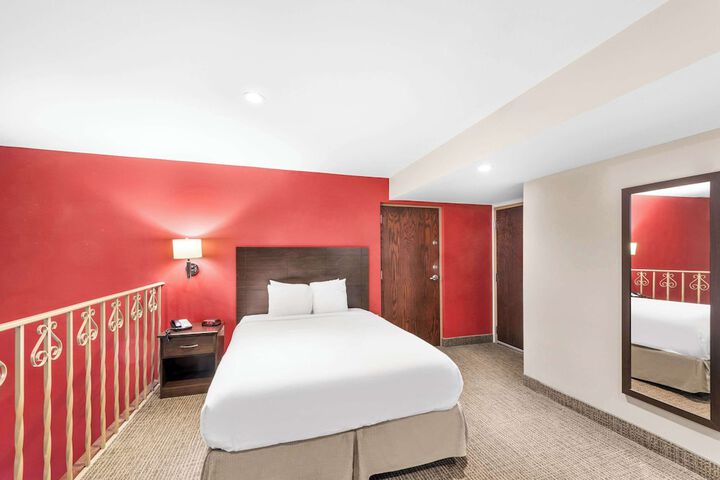 Room 33 of 53