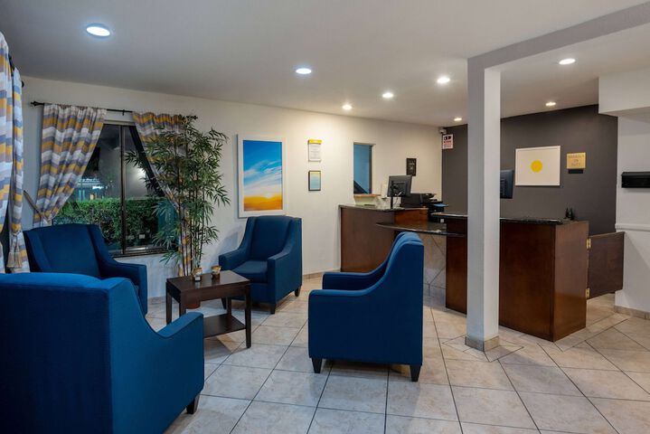 Days Inn by Wyndham Encinitas Moonlight Beach