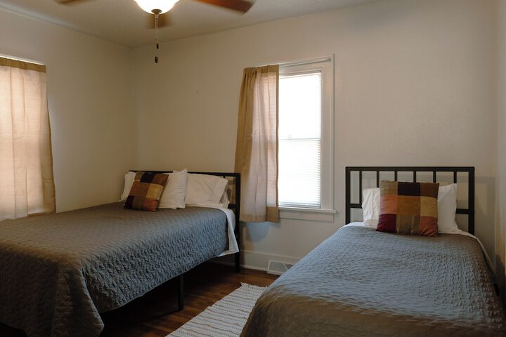 Room 165 of 234