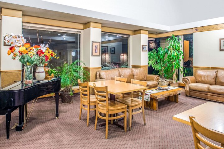 Hotel Interior 11 of 32