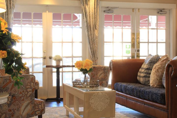 The Riverview Hotel