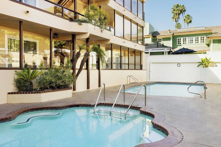 Pool 30 of 139