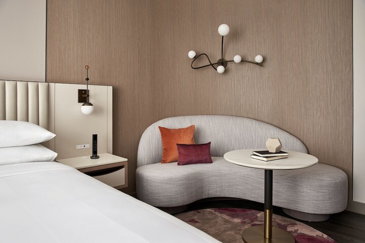 Room 16 of 60
