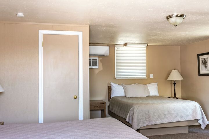 Room 21 of 34