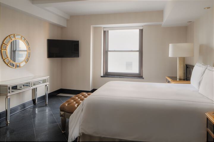 Room 21 of 83