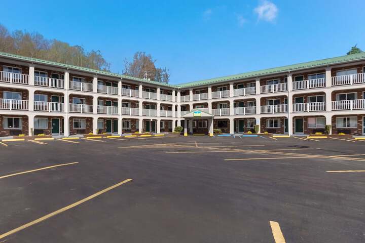 Hotel 4 of 32