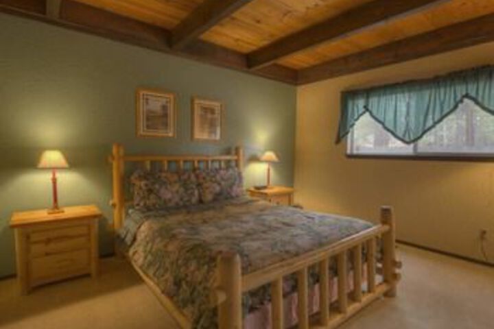 Conveniently Located Tahoe Home for 10 by RedAwning
