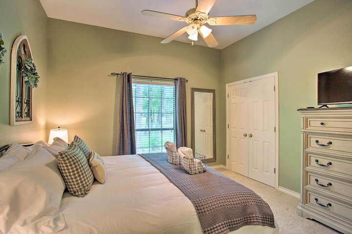 Happy Trails Hideout w / New Bunk House & Hot Tub!