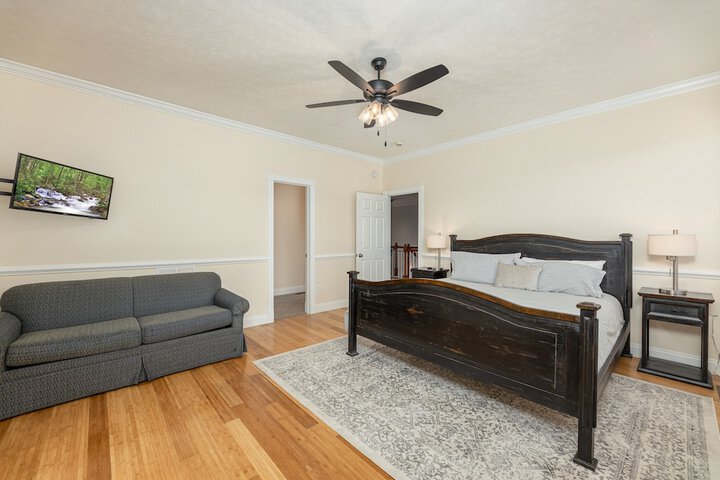 Room 9 of 20