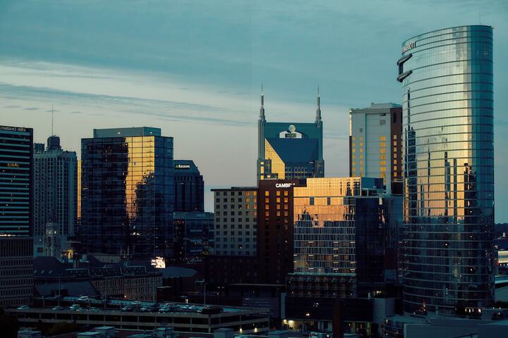 W Nashville