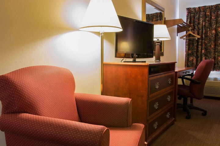 Room 27 of 32