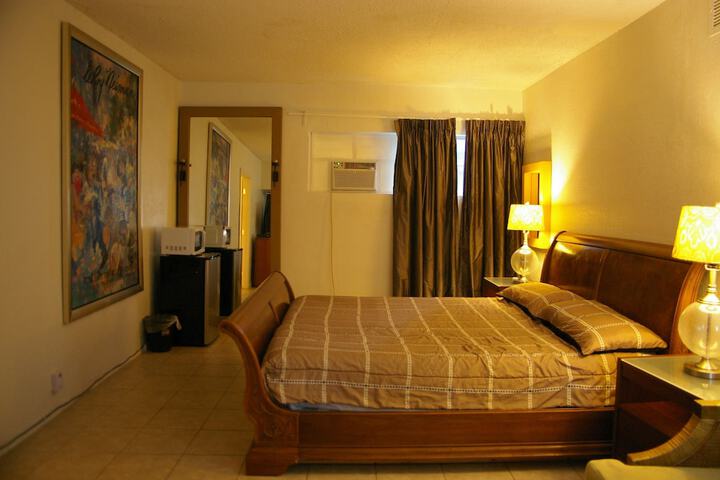 Room 13 of 25