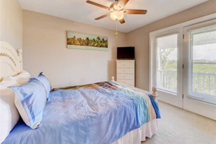 Sea Forever Upper Level 3 Bedrooms, Ocean Views, Sleeps 10