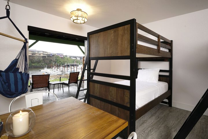 Room 21 of 47