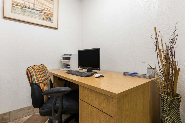 Business Center 15 of 15