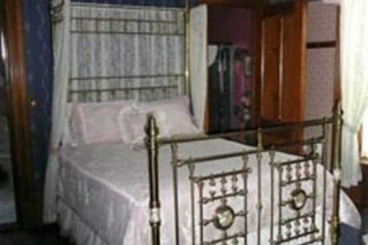 Room 17 of 51