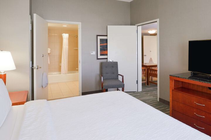 Room 11 of 37
