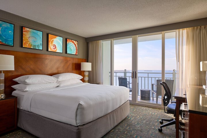Room 27 of 106